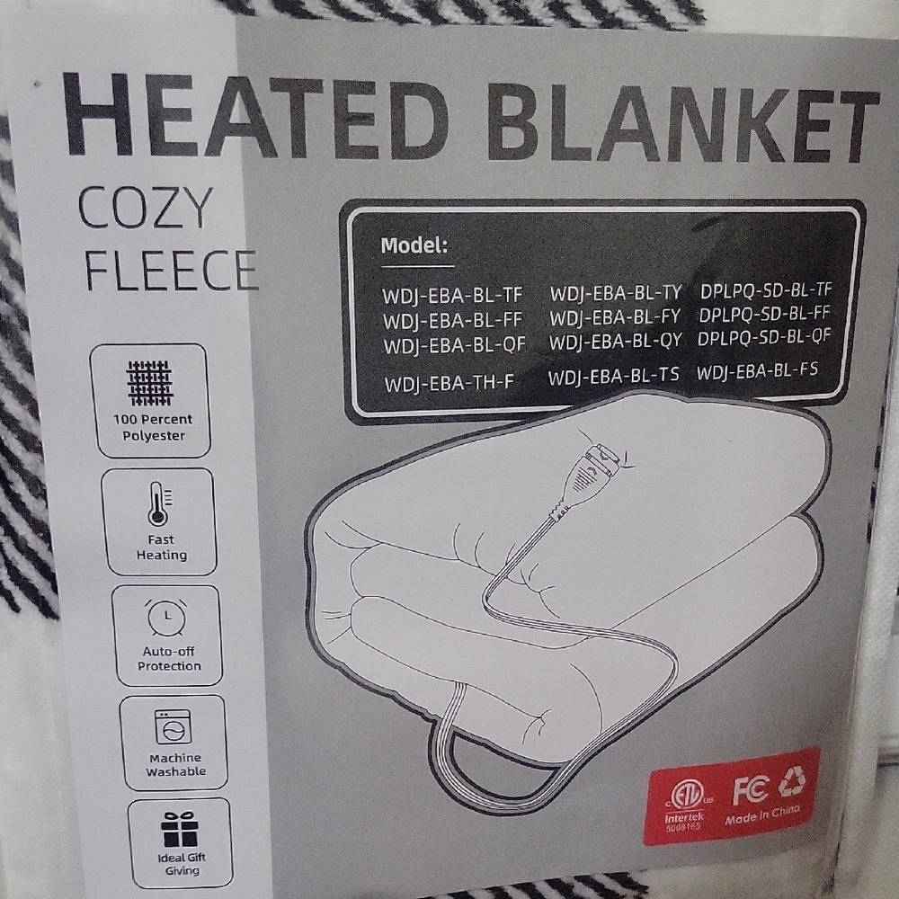 Cozy Fleece Heated Blanket - Black and White - Picture 3 of 4
